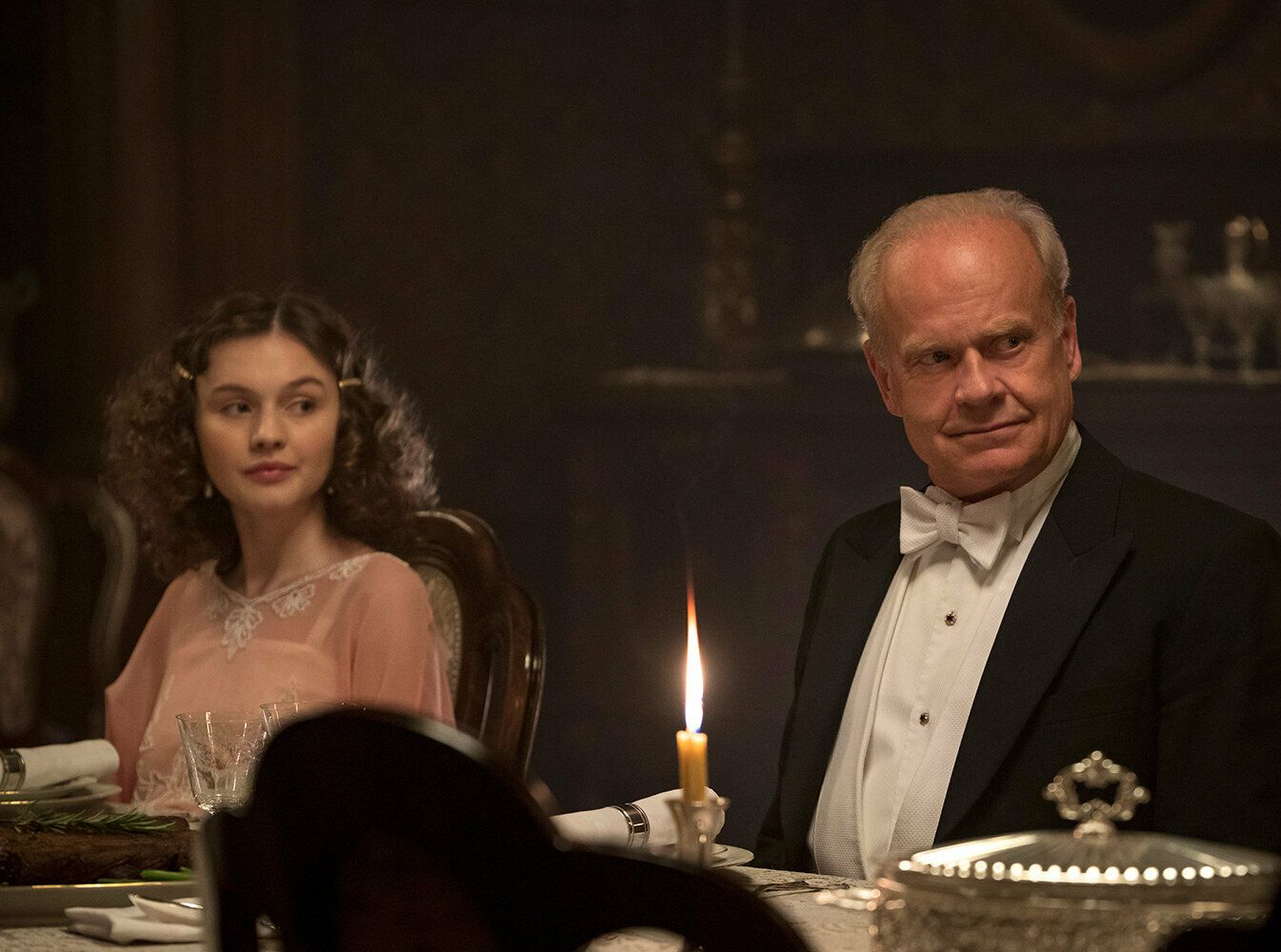 Цветы на чердаке: Начало (2022) 1 сезон смотреть онлайн в качестве HD